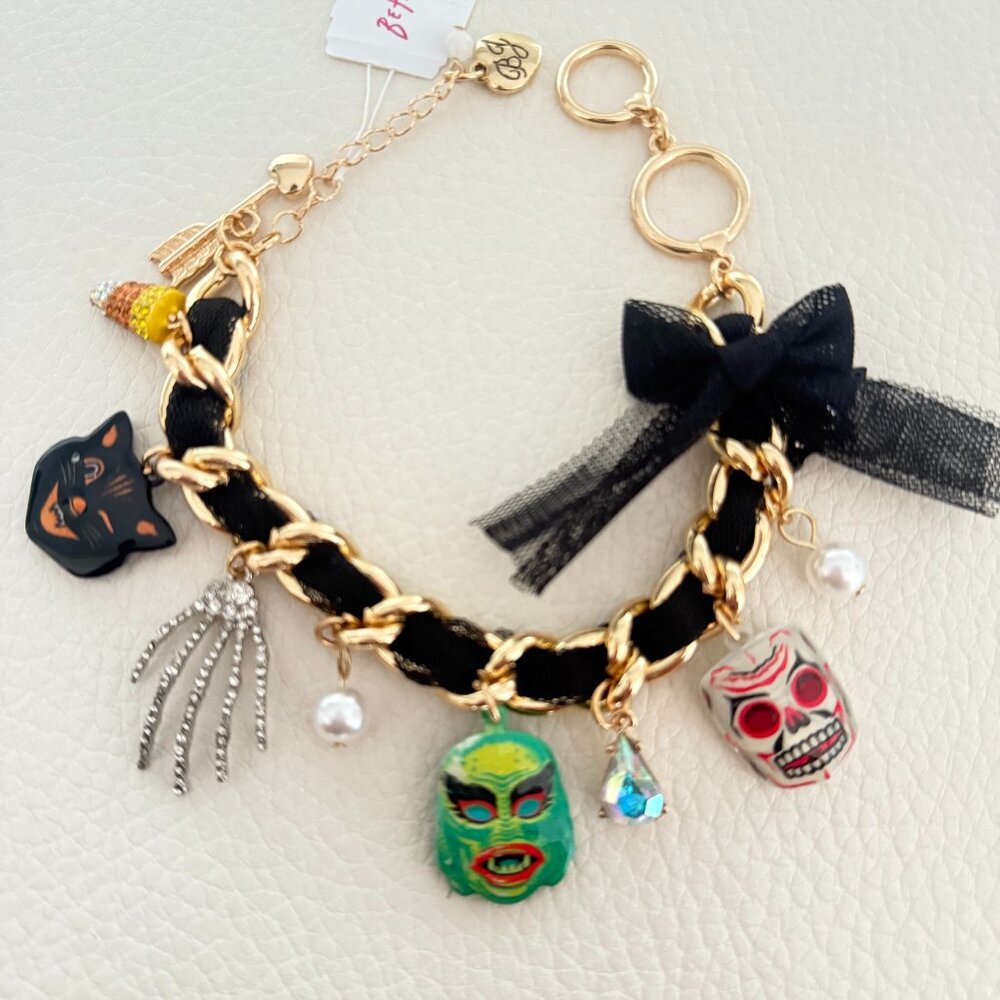 NWT Betsey Johnson Halloween Charm Bracelet Masks cat candy Corn skeleton Hand